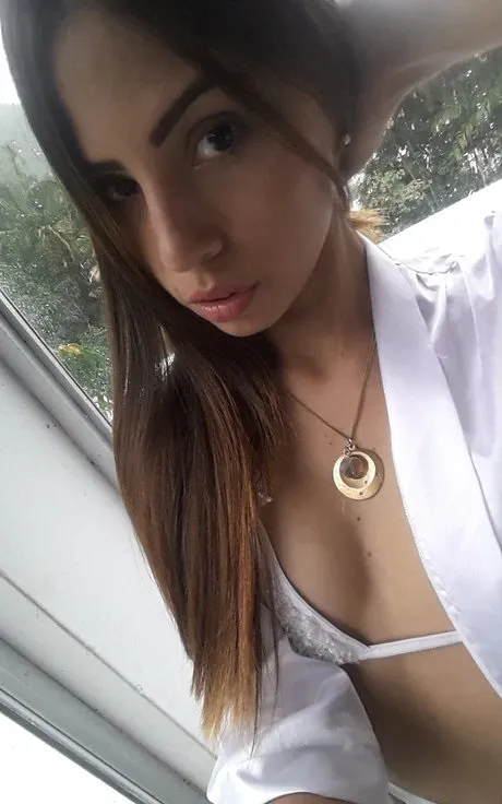 Irmak Ekşi̇oğlu Escort Profil Resmi Irmak - Ekşi̇oğlu VIP Escort Bayan Modeli - Gerçek Fotoğraflı İlan